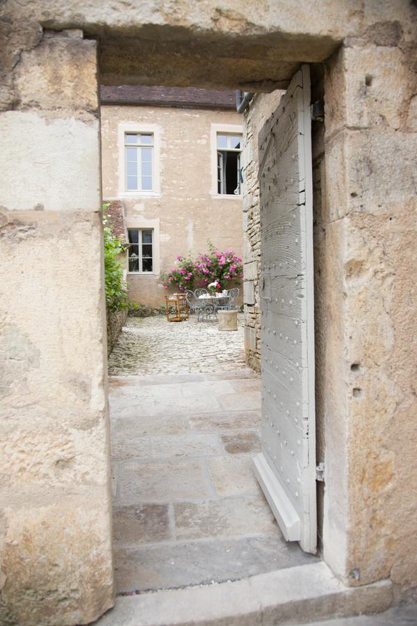 Le Prieure Hotel Noyers-sur-Serein Exterior photo