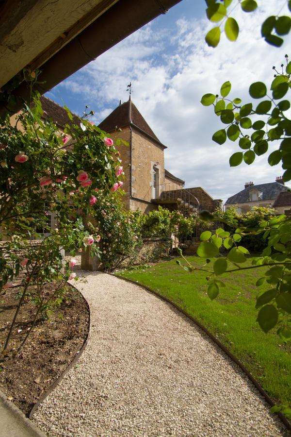 Le Prieure Hotel Noyers-sur-Serein Exterior photo