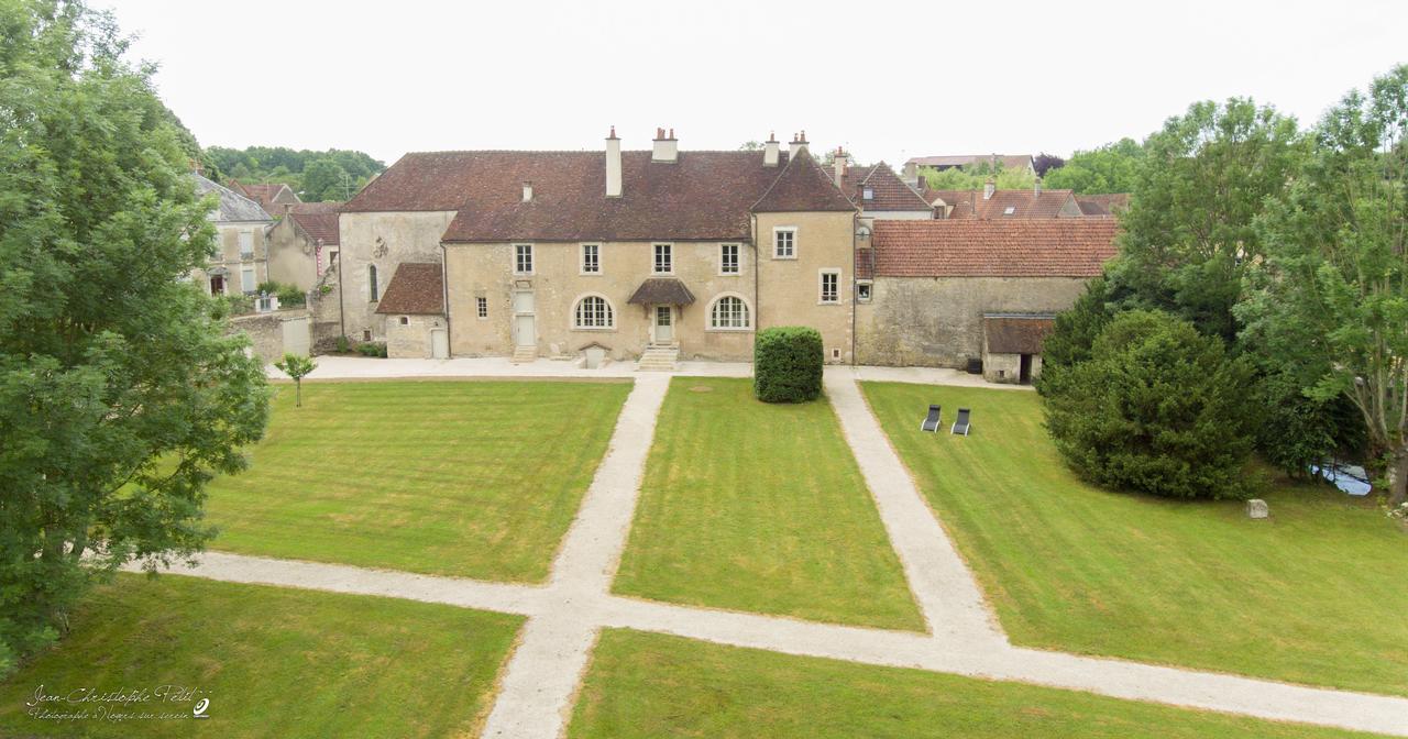 Le Prieure Hotel Noyers-sur-Serein Exterior photo