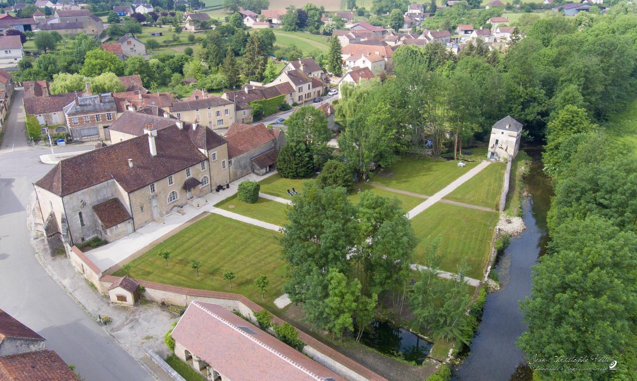 Le Prieure Hotel Noyers-sur-Serein Exterior photo